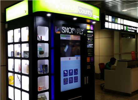 机场自动化商店销售旅行工具包和电子配件